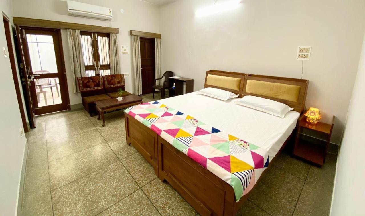 Garden View Residency Bed & Breakfast Lucknow Bagian luar foto